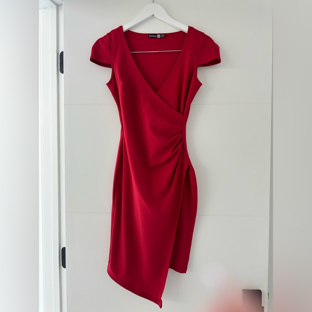 Boohoo night red dress in size 4 ( fits size small really) great condition